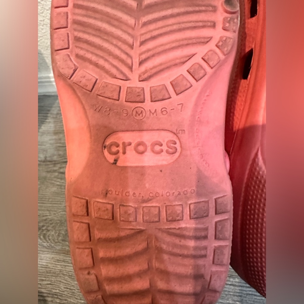 Pink crocs - Picture 5 of 5